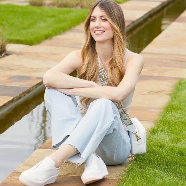 Sole Bliss Drama: White Leather^ Flats | Sneakers