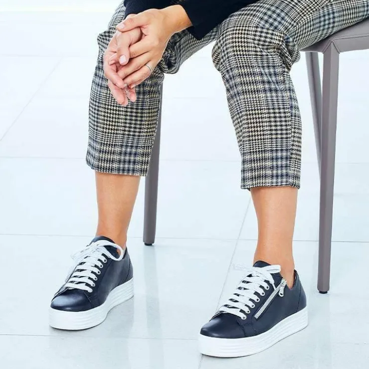 Sole Bliss Hero: Black Leather^ Flats | Sneakers