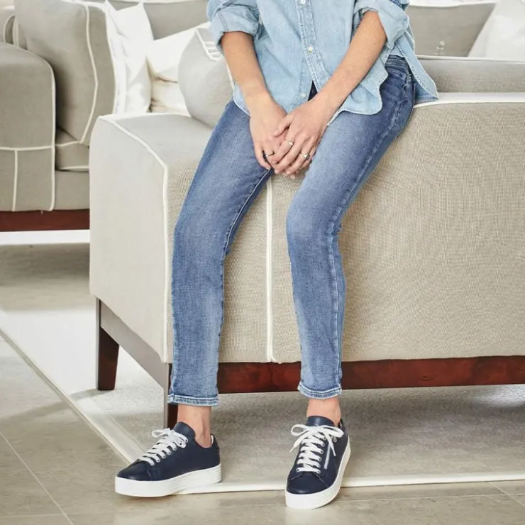 Sole Bliss Hero: Navy Leather^ Flats | Sneakers
