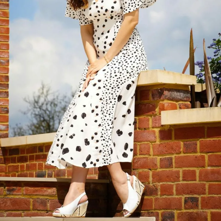 Sole Bliss Whitney: White Leather^ Sandals | Wedges