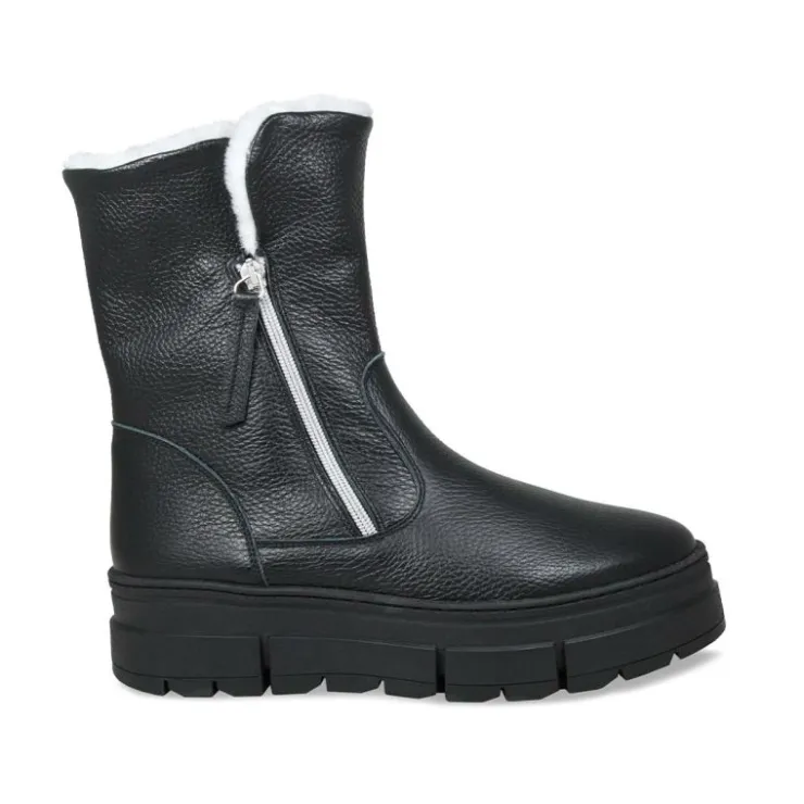 Sole Bliss Wonder: Black Leather & Shearling^ Boots